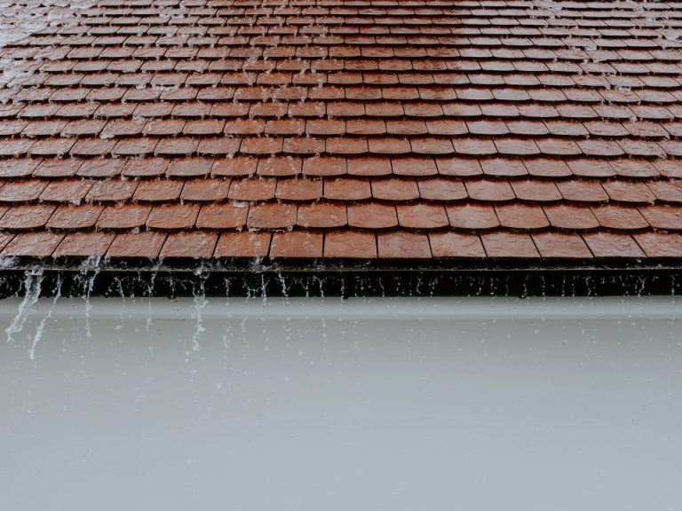 does-hoa-covers-roof-replacement