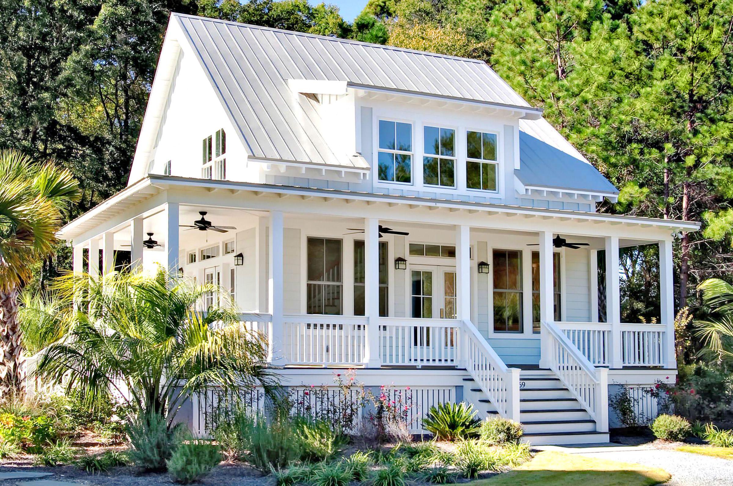 Metal Roof on an Old House: A Modern Upgrade with Classic Charm