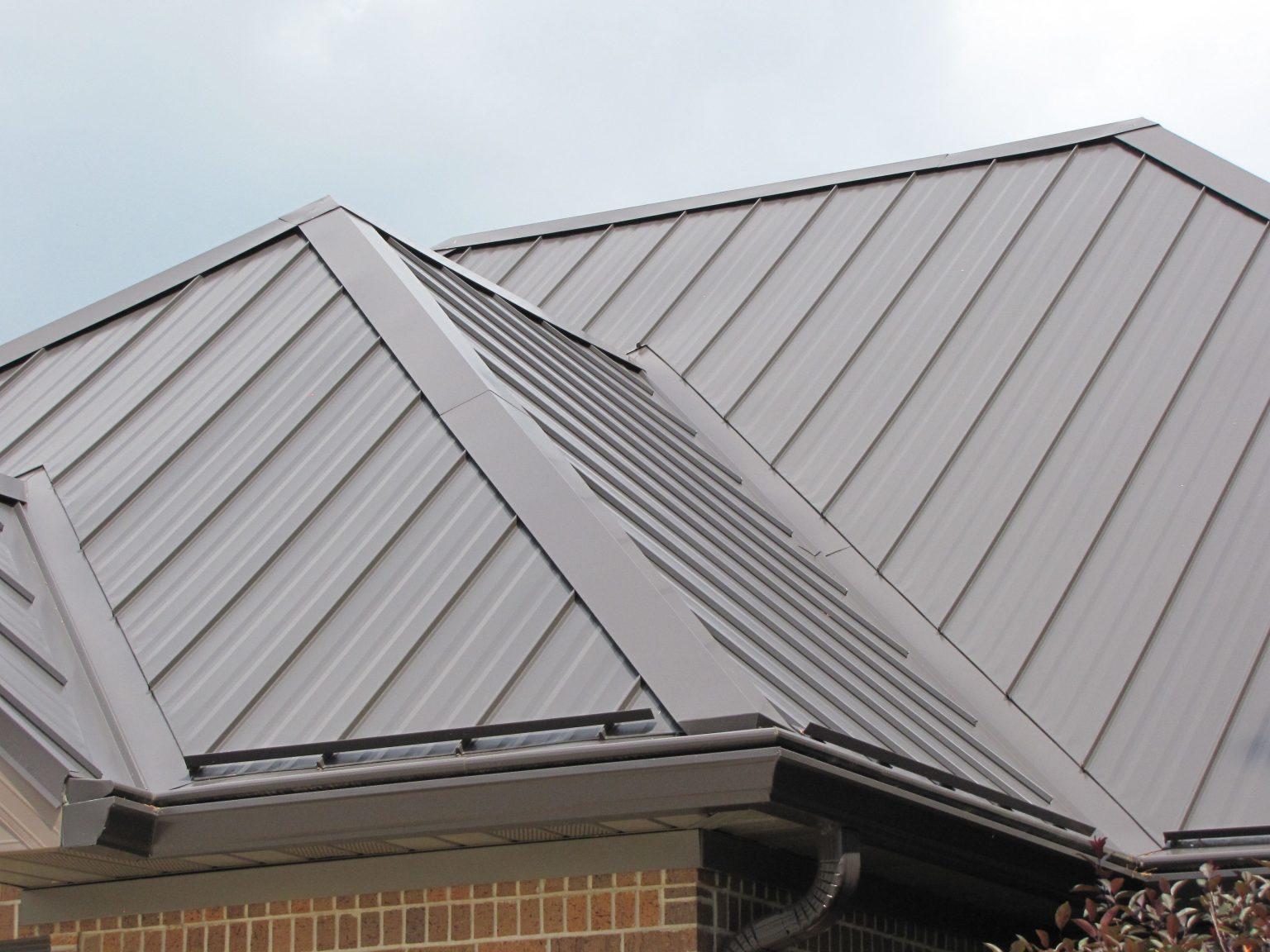 How to Figure Metal Roofing for a Hip Roof