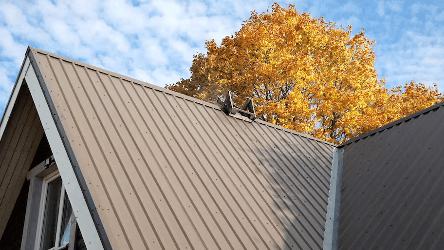 Metal Roof Vs Shingles In Hot Climate: Choosing the Best Roofing for Your Warm Weather Home