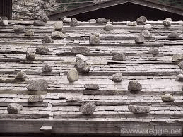 Why Do Old Japanese Houses Have Rocks On The Roof? Unveiling the Tradition and Its Purpose