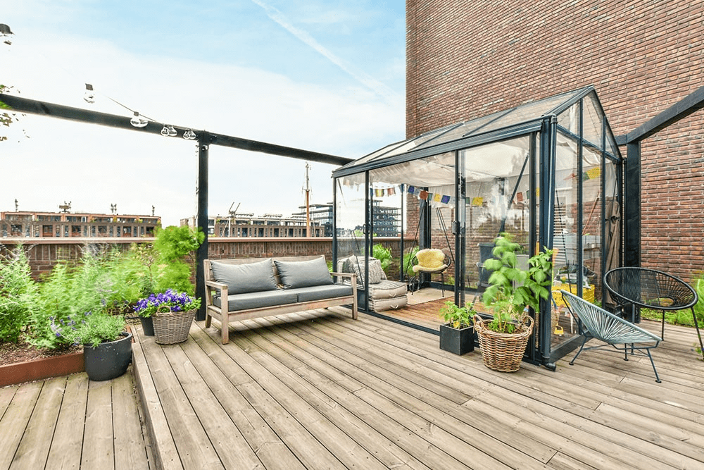 Building A Small Greenhouse On The Roof Of Your House