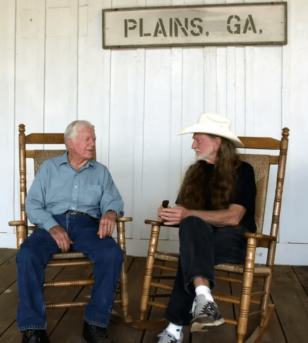 Did Willie Nelson Smoke Pot On The White House Roof? The Truth Behind the Legendary Story
