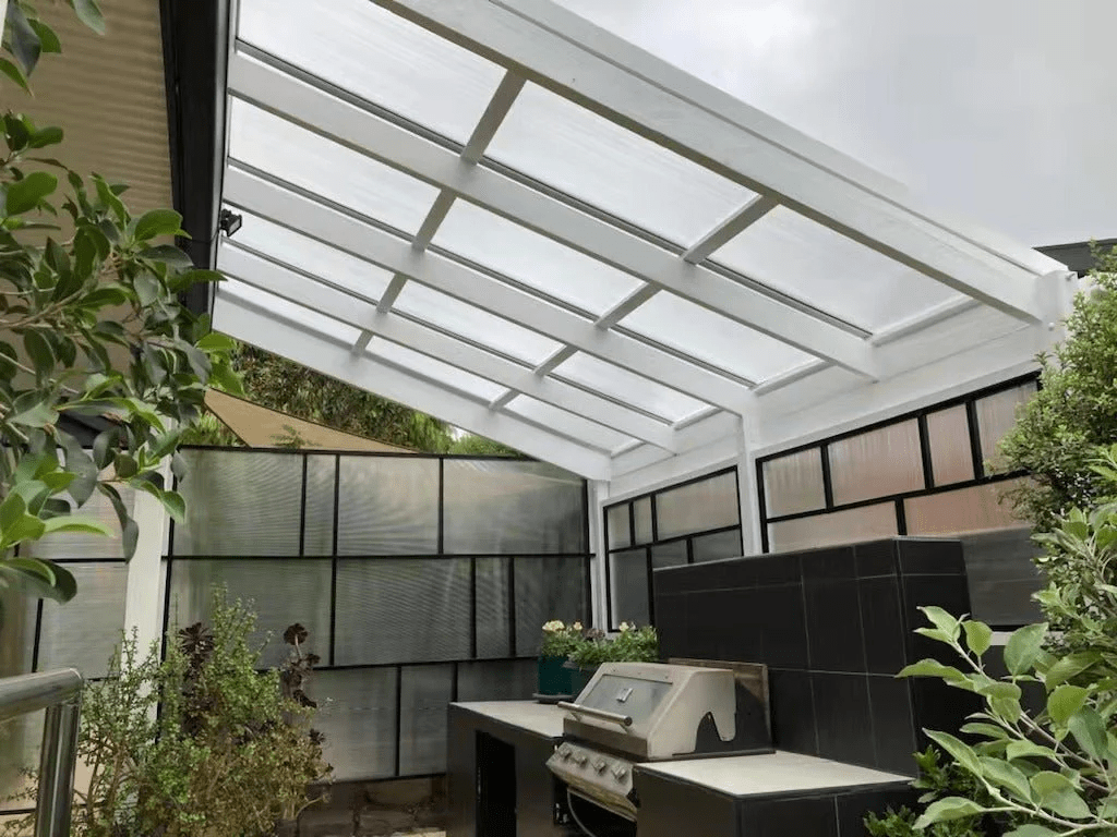 Difference Between Polycarb Clear Green House Roof Or Twin Wall – Which One Is Right for You?