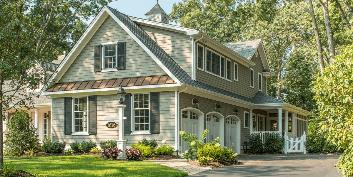 20 Beautiful Exterior House Paint Colors For Houses With Light Colored Roofs to Elevate Your Home’s Curb Appeal