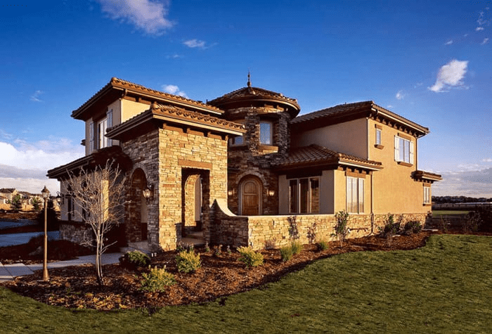 Exterior House Colors With Brown Roof On Tuscan Style House: Inspiring Color Combinations for Timeless Elegance