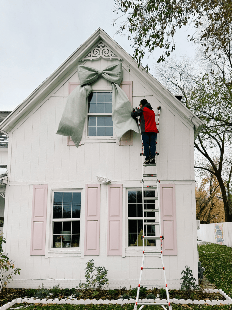 How To Put A Bow On The Roof Of House