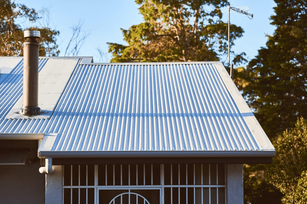 Roofs Made of Tin Keep the House Cool in Summer