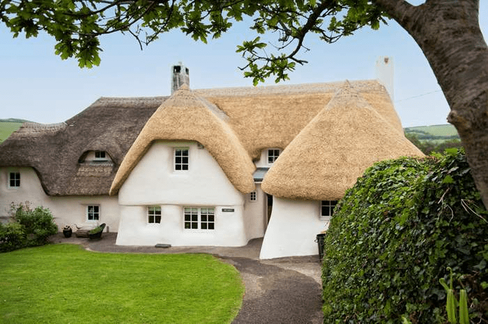 Thatched Roof House to Rent in Scotland for One Month