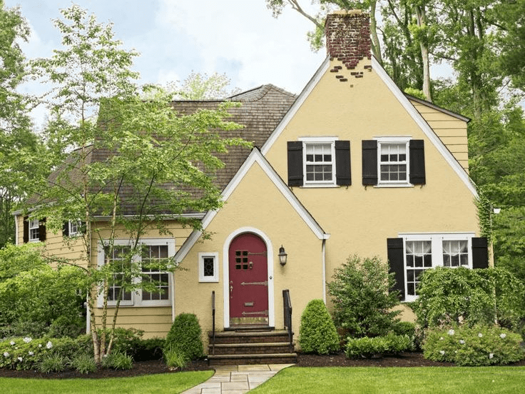 What Color Roof And Shutters For A Yellow Brick House: Expert Guide