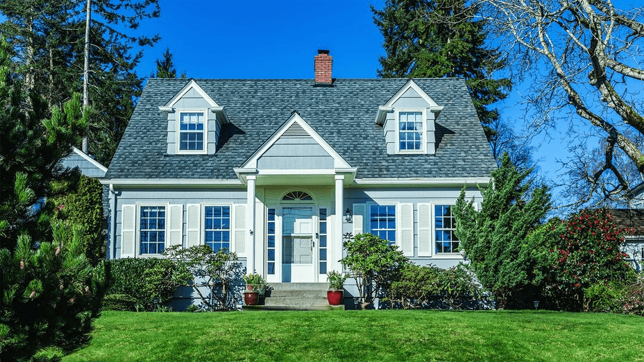 What Kind of Roof Material Goes With a Cape Cod House?